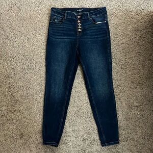 LIKE NEW!! Button Fly High Rise Skinny Jeans!